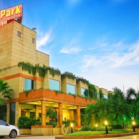City Park Airport Gurgaon Exterior photo