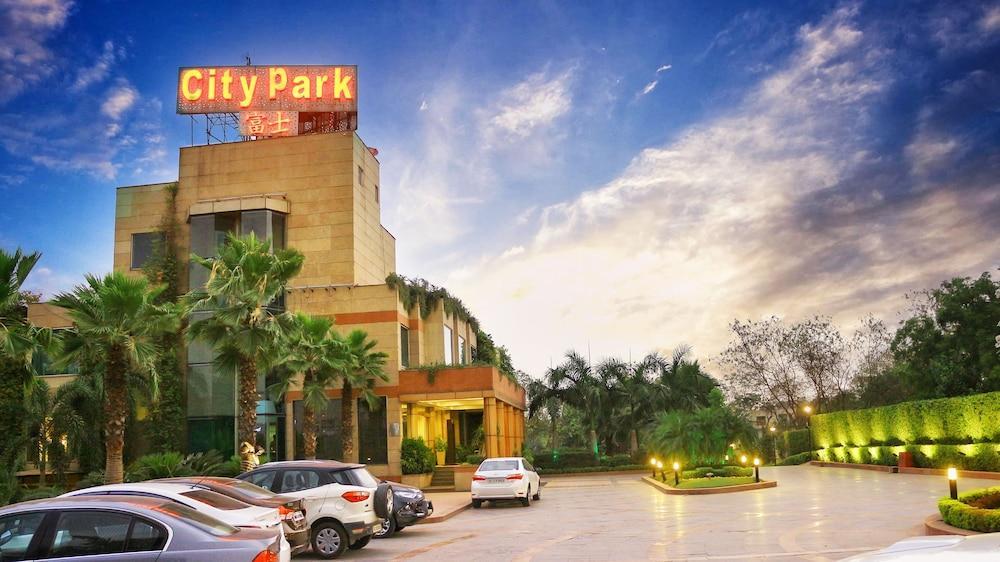 City Park Airport Gurgaon Exterior photo