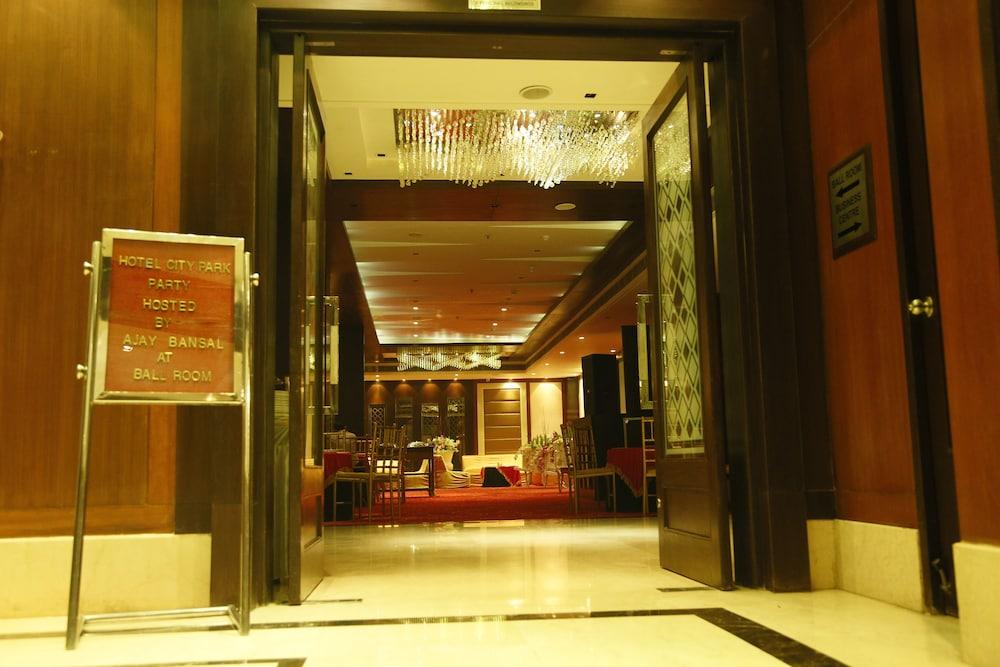 City Park Airport Gurgaon Exterior photo